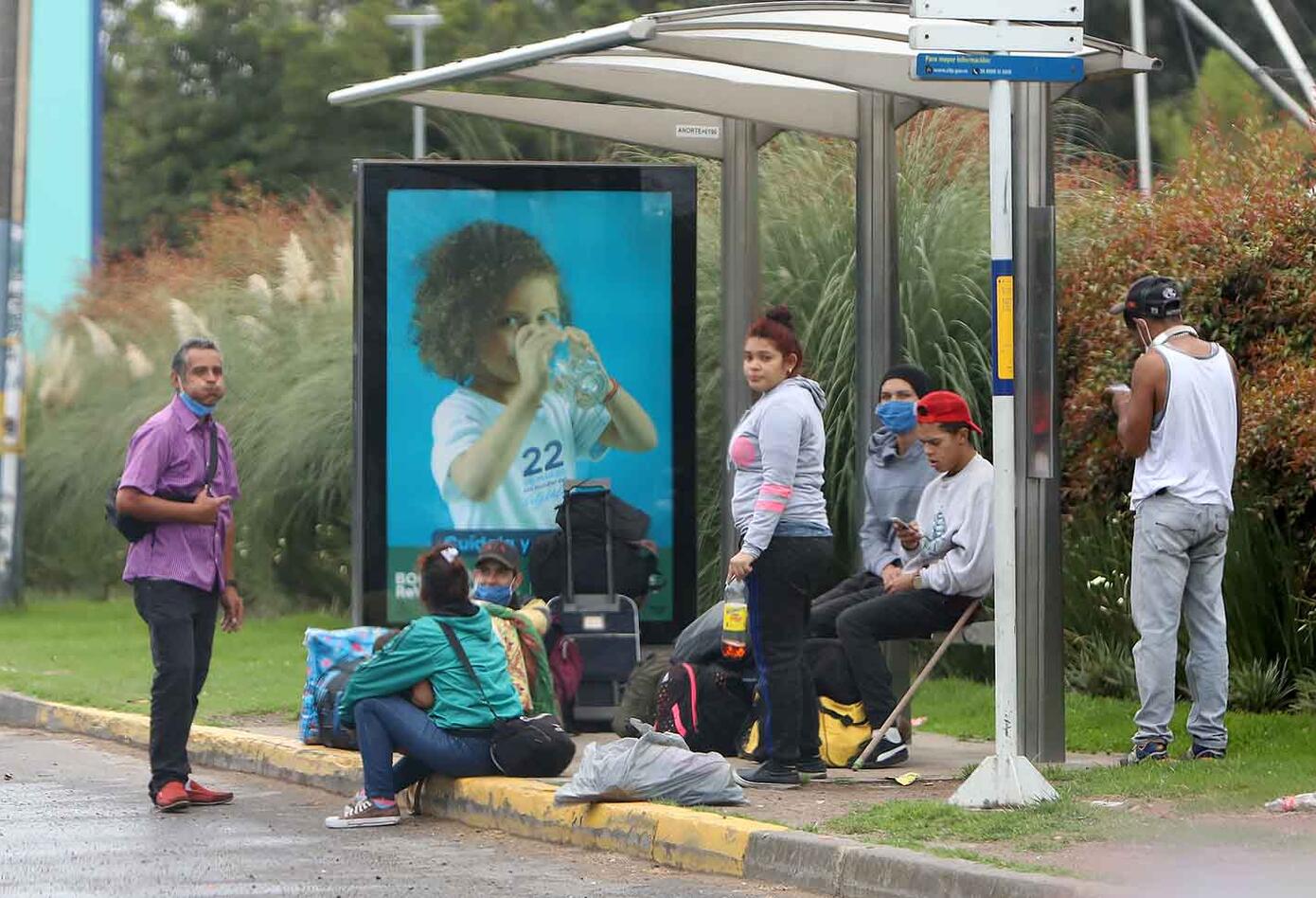 Nos dieron la espalda: venezolanos que caminan de regreso a su país