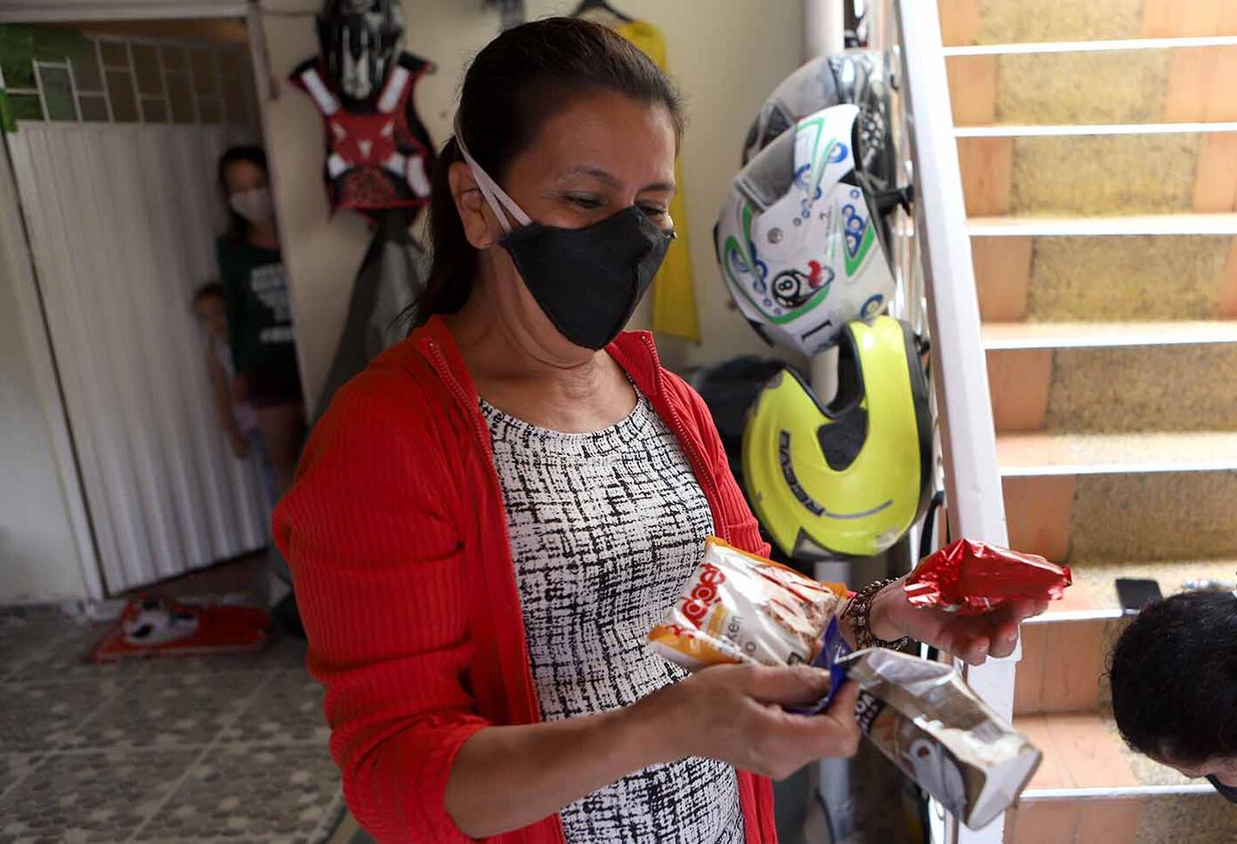 Entrega de ayudas en cuarentena / Ciudad Bolívar, sector La Playita