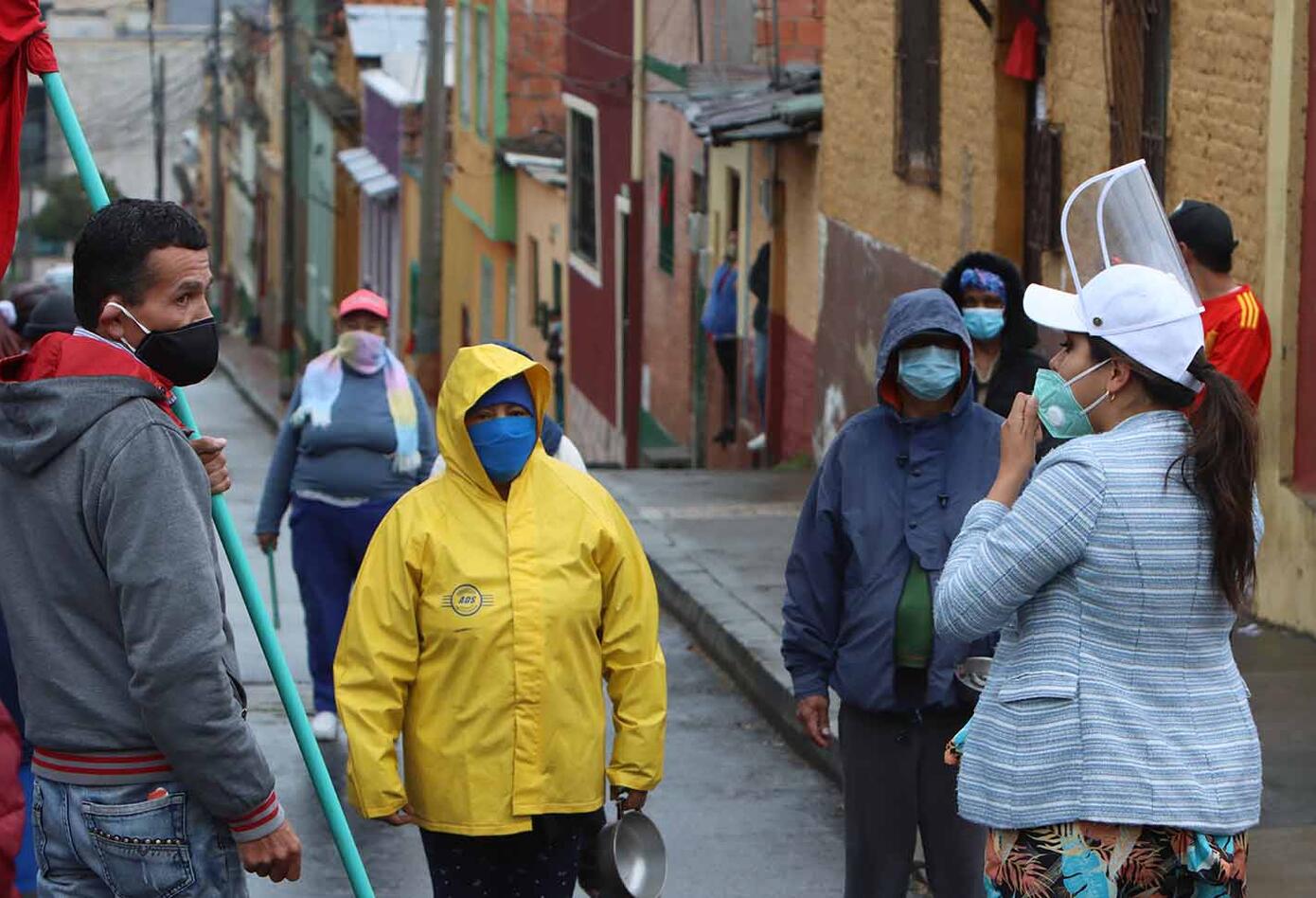 Cacerolazo en el centro para pedir ayudas