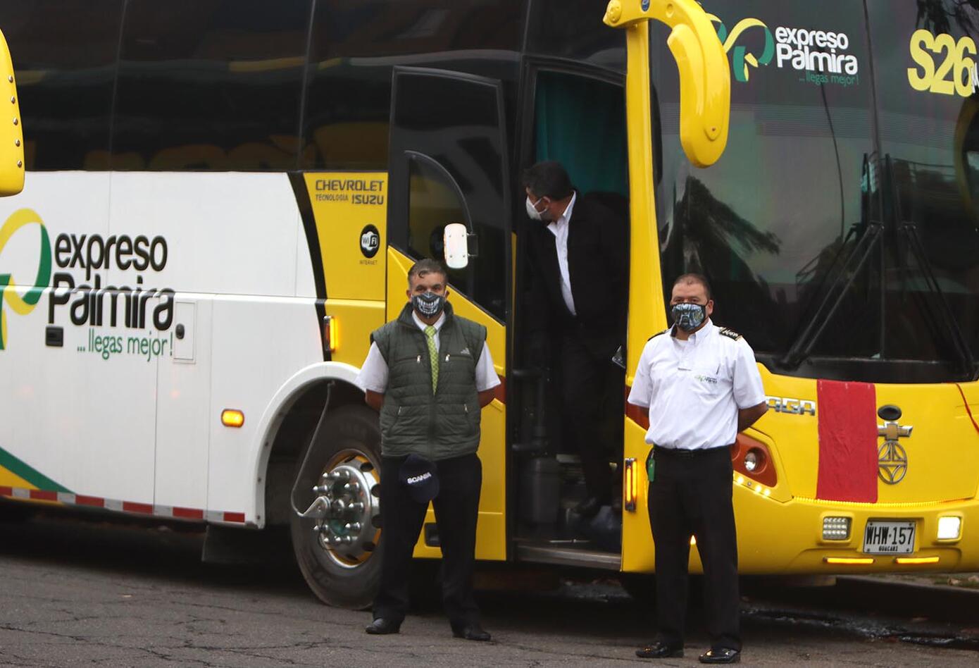 Protesta de buses intermunicipales por cuarentena en Colombia / Coronavirus en Colombia