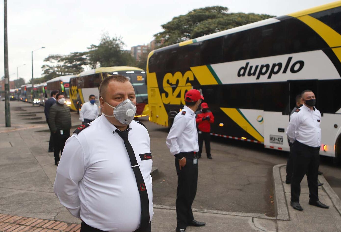 Protesta de buses intermunicipales por cuarentena en Colombia / Coronavirus en Colombia