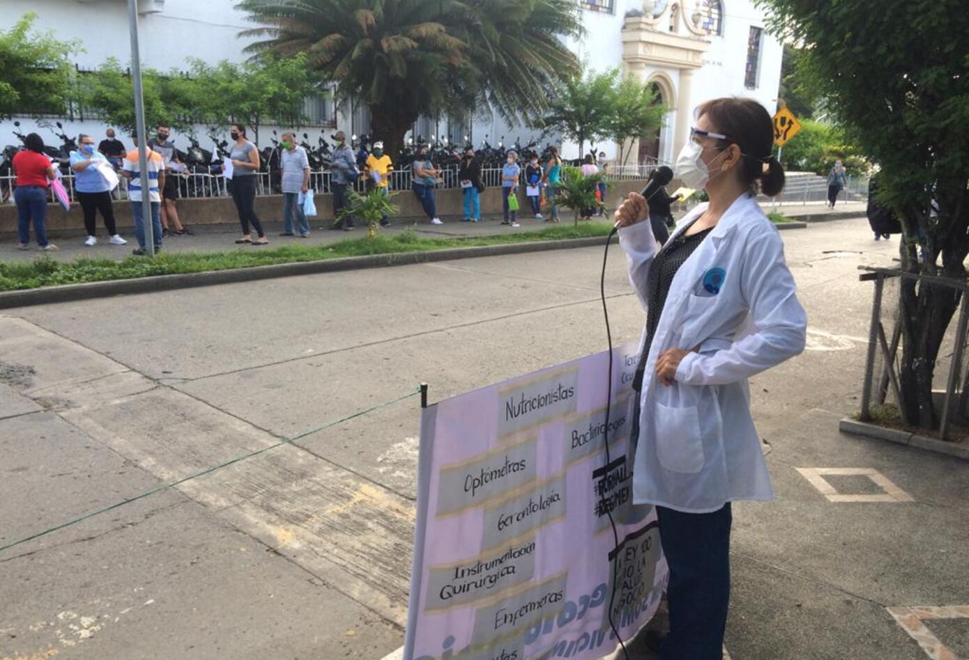 Los médicos salieron a las calles a protestar.