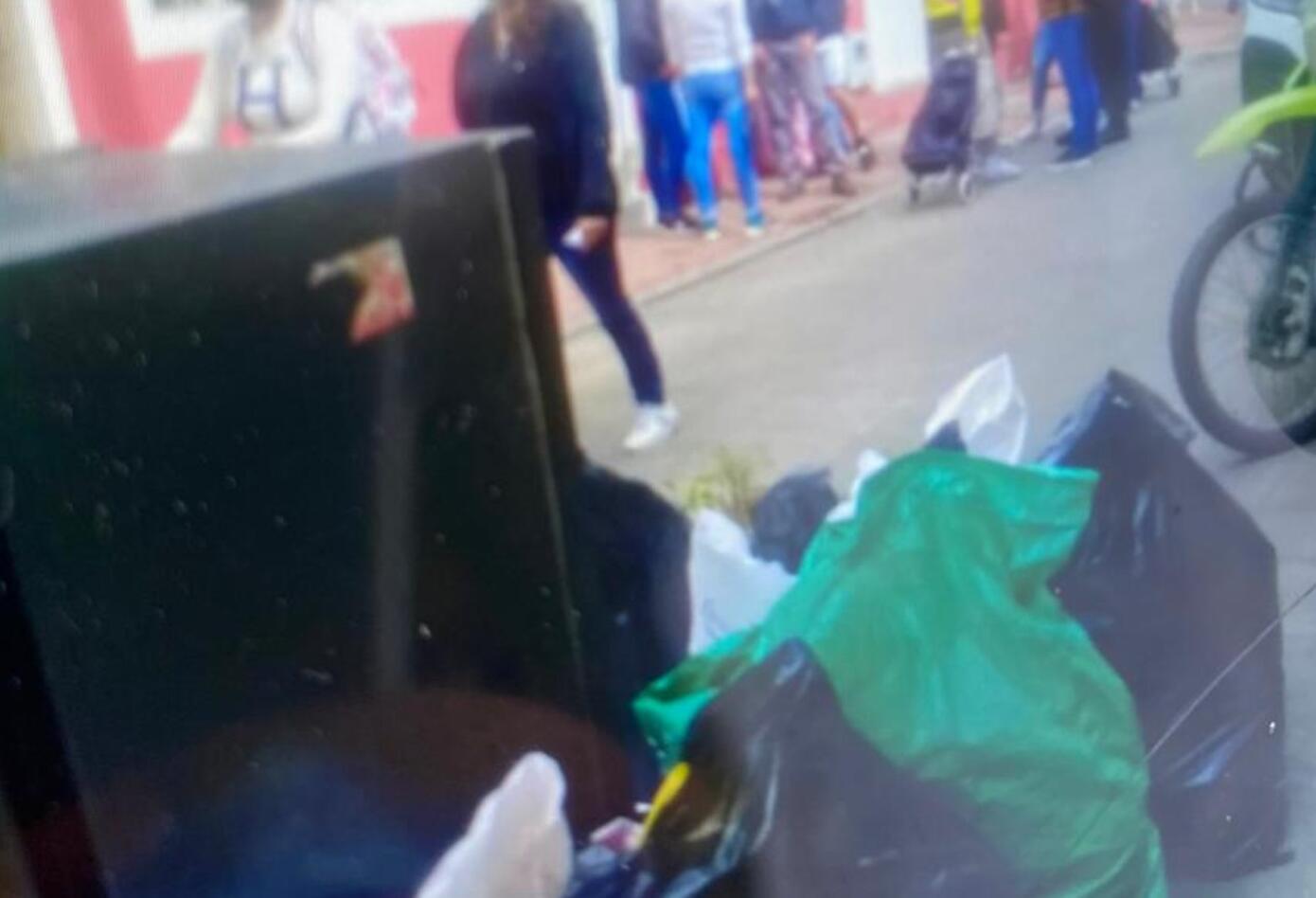 Familia desalojada en Engativá en medio de pandemia