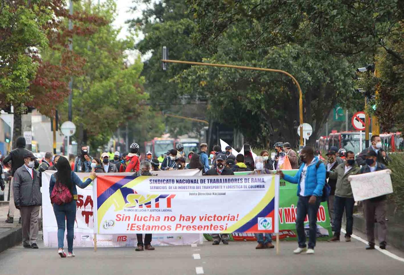 Conductores de Transmilenio protestan por condiciones de contratos en cuarentena en Bogotá