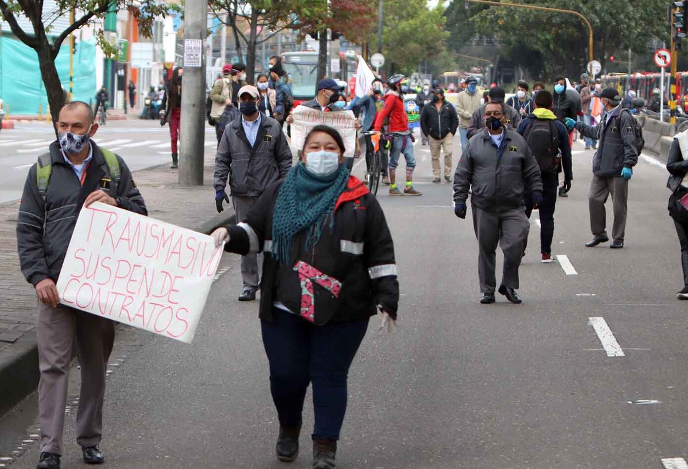 Conductores de Transmilenio protestan por condiciones de contratos en cuarentena en Bogotá