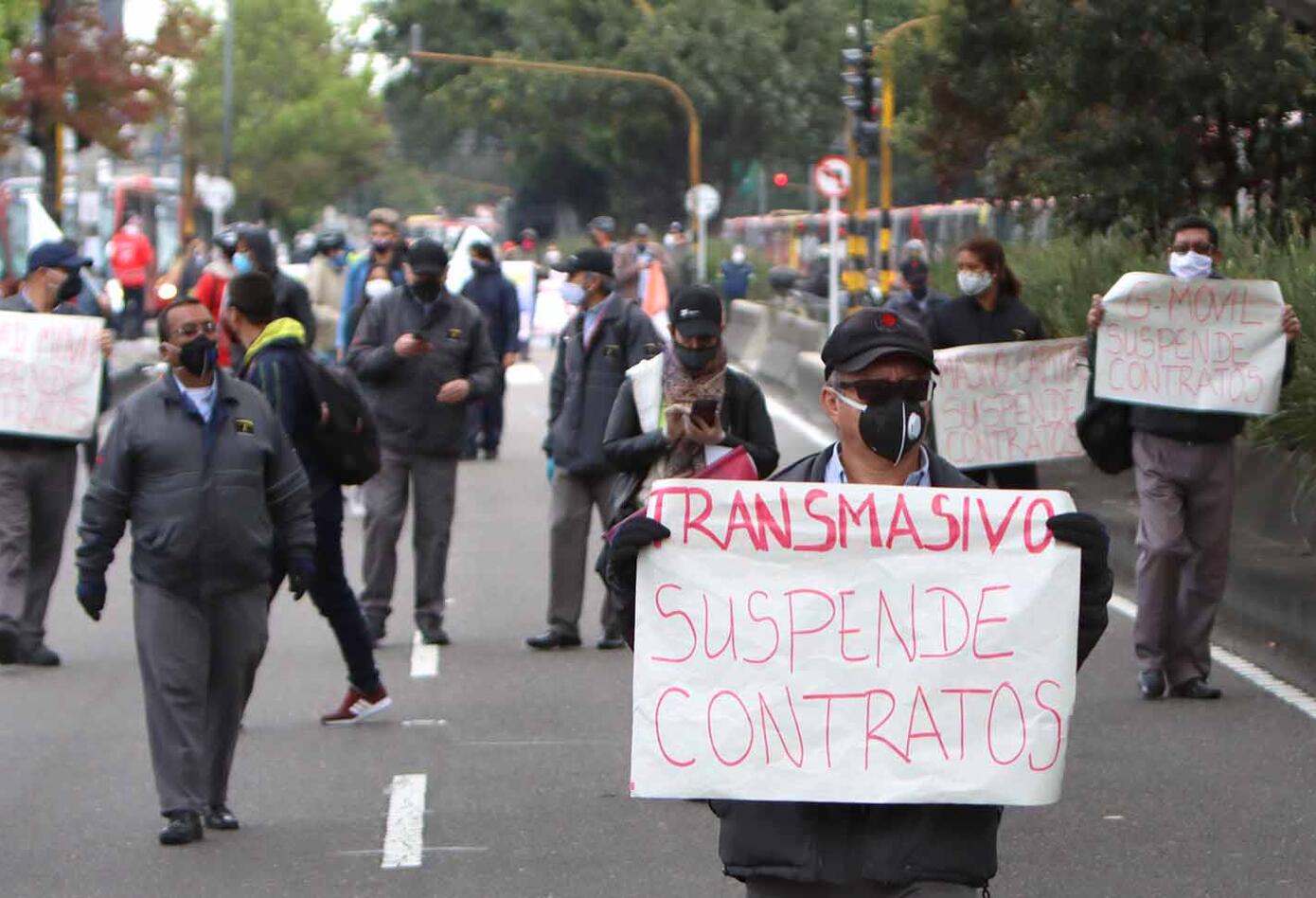 Conductores de Transmilenio protestan por condiciones de contratos en cuarentena en Bogotá