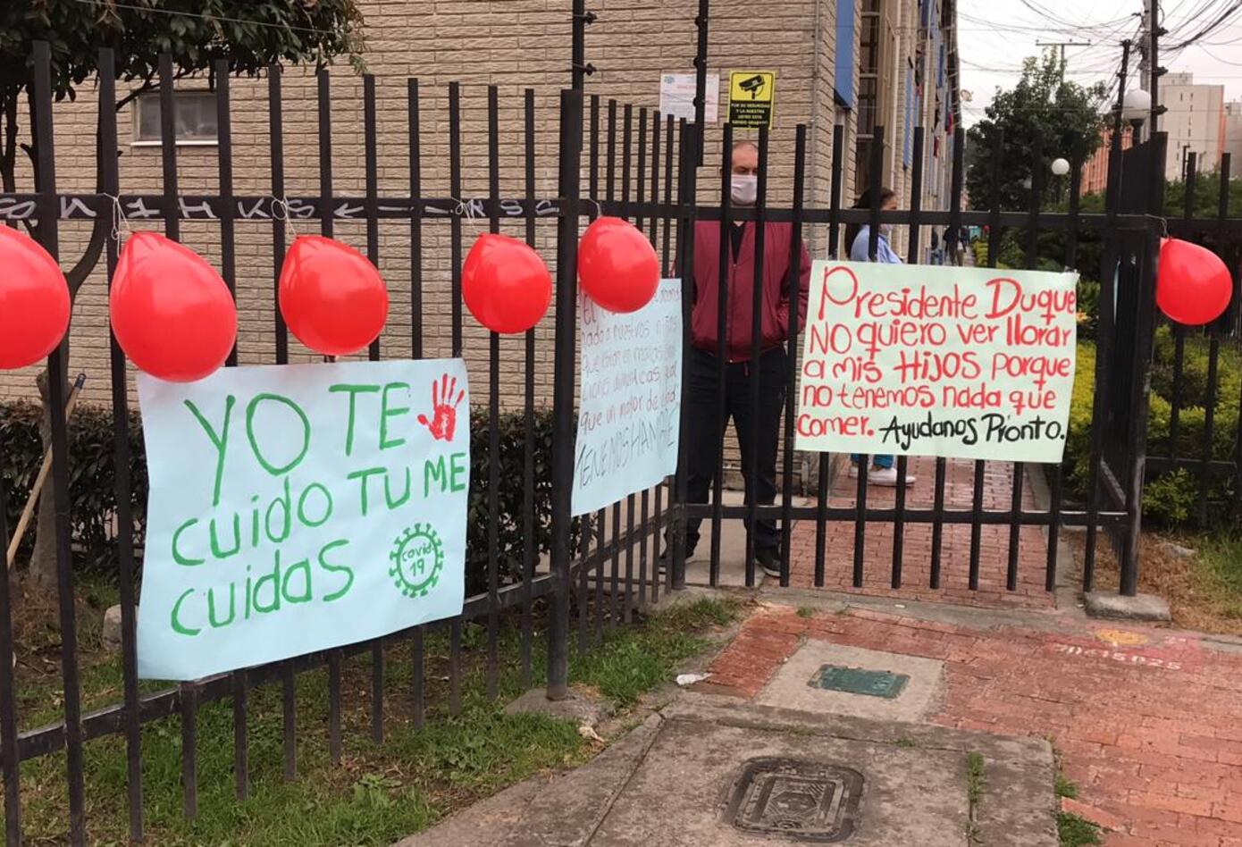Habitantes de Kennedy protestan por falta de alimentos.