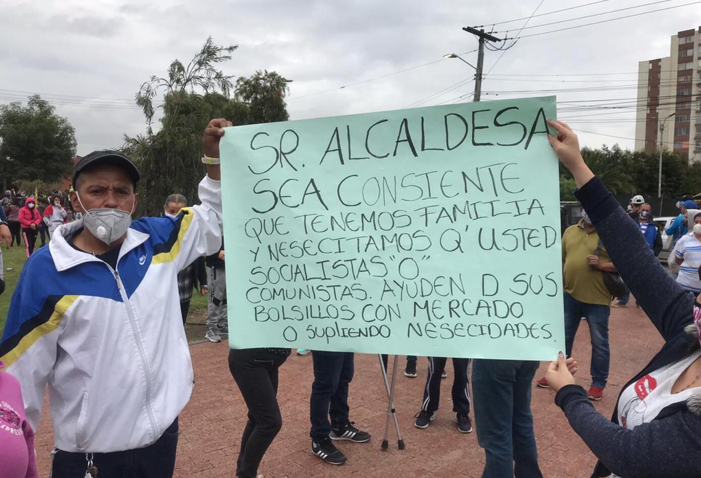Habitantes de Kennedy protestan por falta de alimentos.