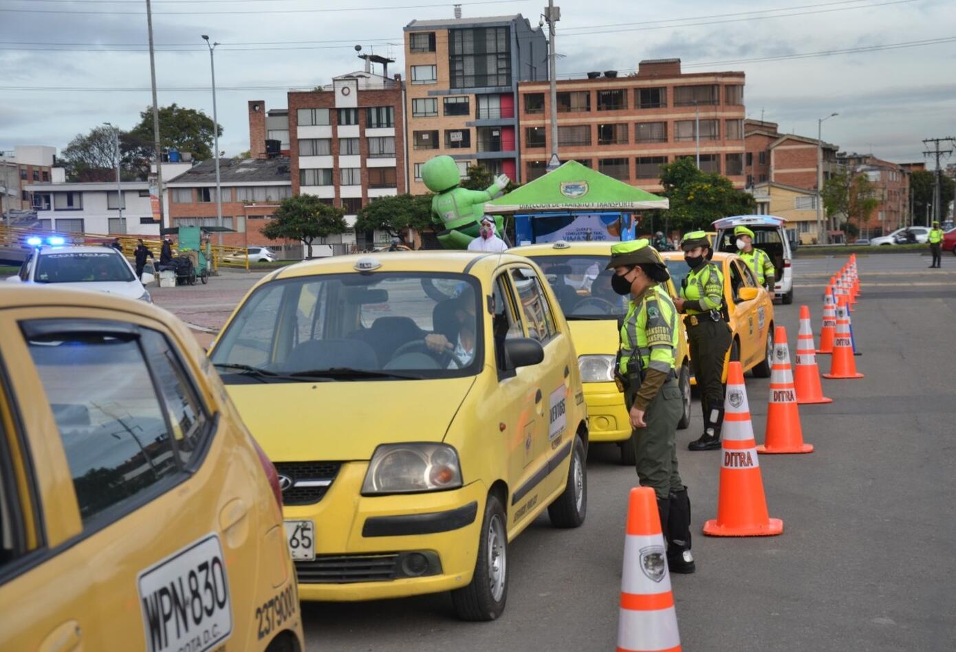 Desinfección de taxis en Bogotá / Coronavirus en Bogotá
