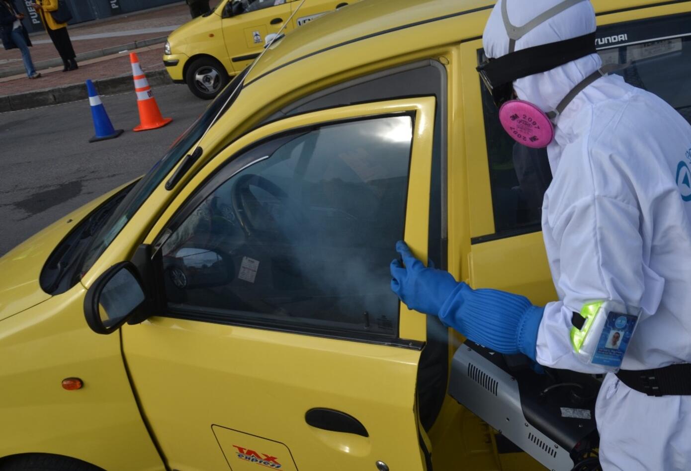 Desinfección de taxis en Bogotá / Coronavirus en Bogotá
