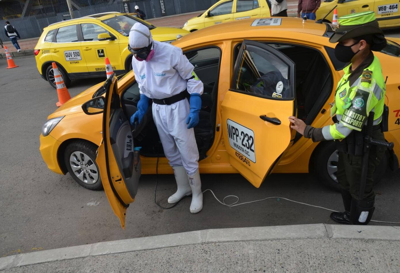 Desinfección de taxis en Bogotá / Coronavirus en Bogotá