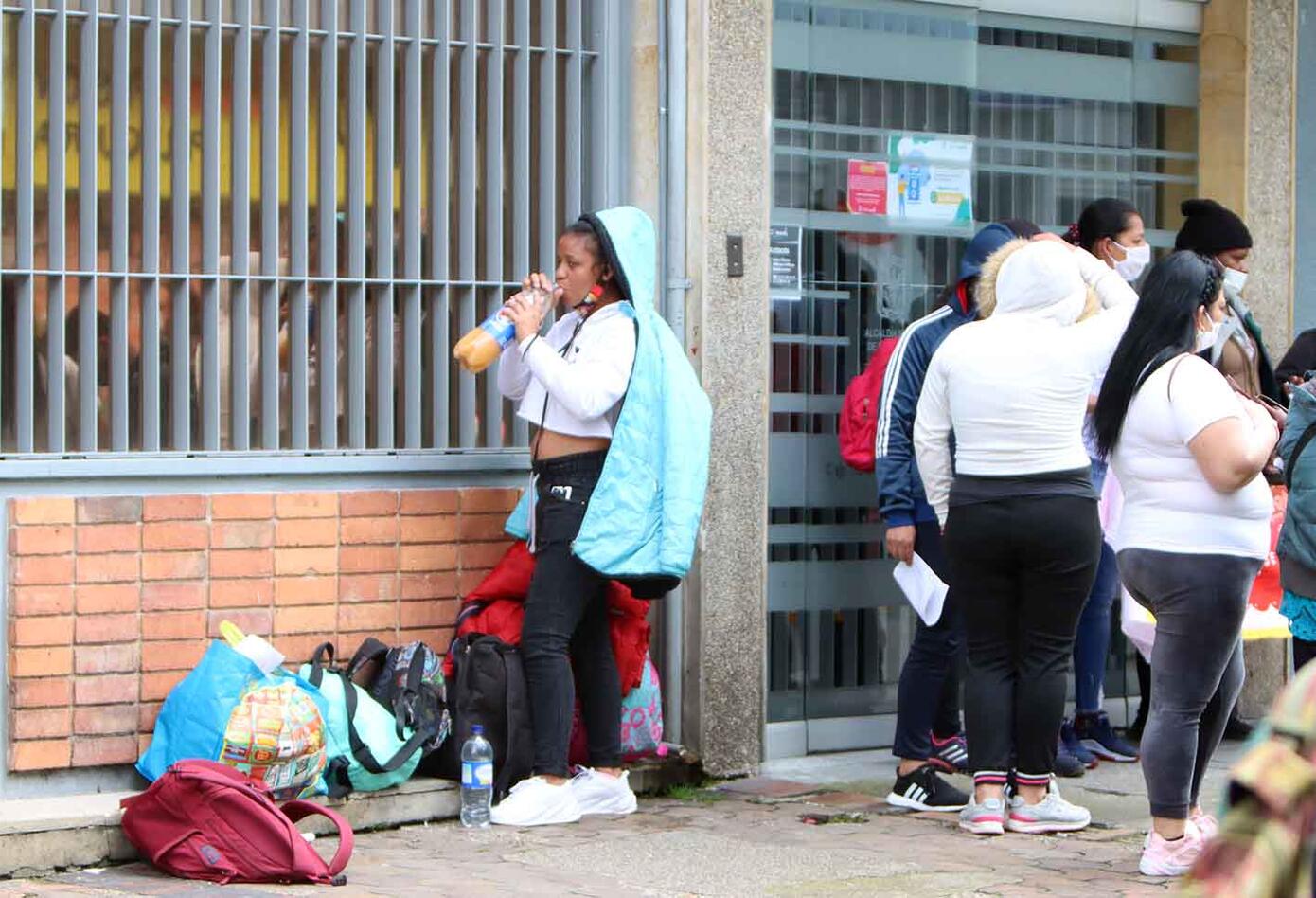 La protesta de familias de Altos de la Estancia en Caja de Vivienda Popular