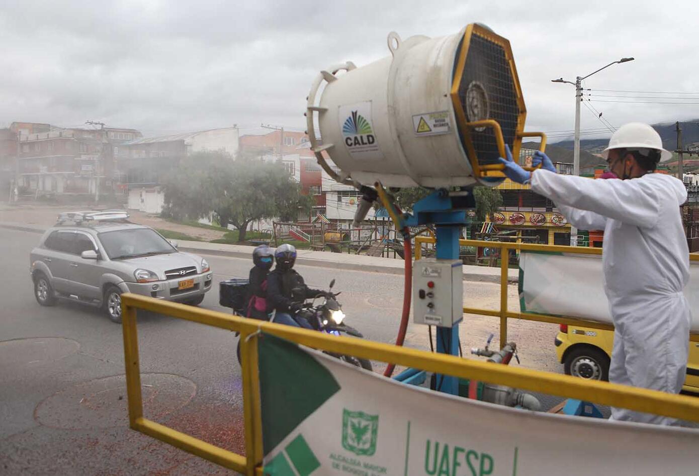 Cuarentena sectorizada en Bogotá / Desinfección de calles en Usme / Coronavirus en Bogotá