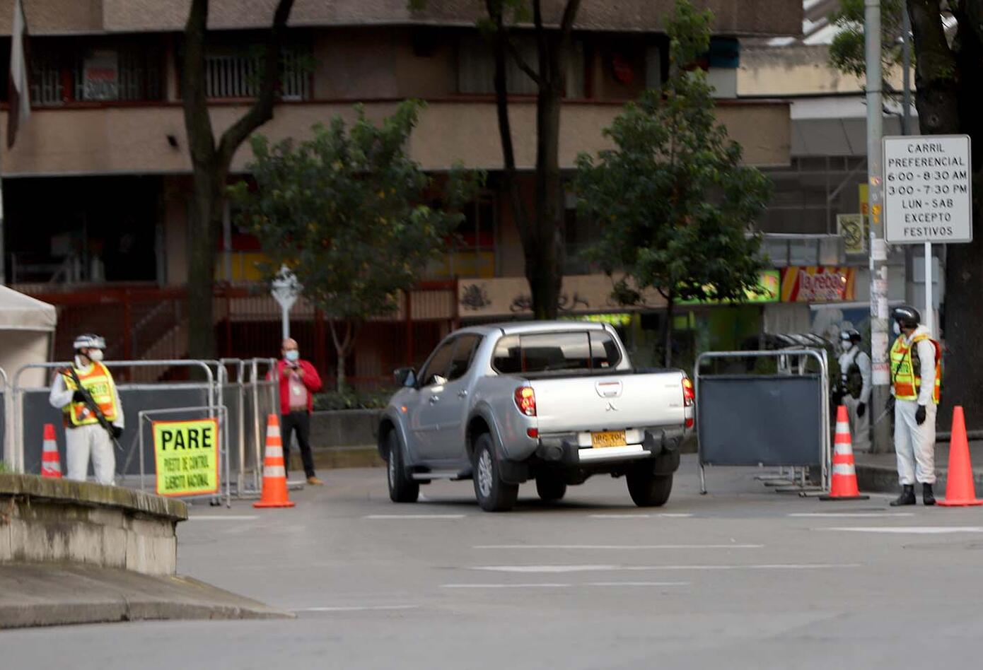 La soledad del céntrico sector de Bogotá, en medio de la cuarentena estricta por la pandemia.
