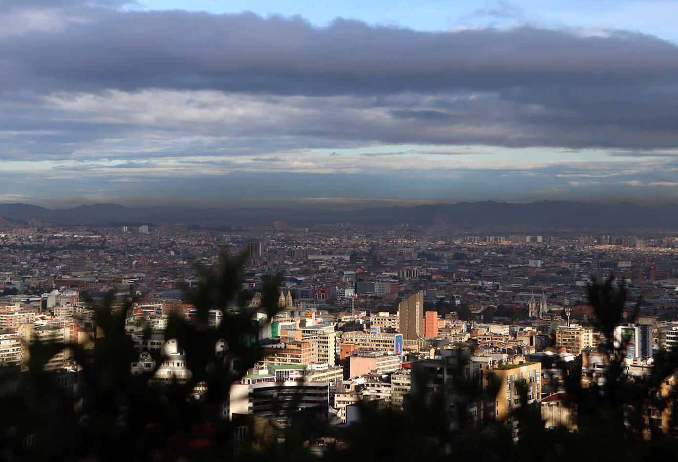 La soledad del céntrico sector de Bogotá, en medio de la cuarentena estricta por la pandemia.
