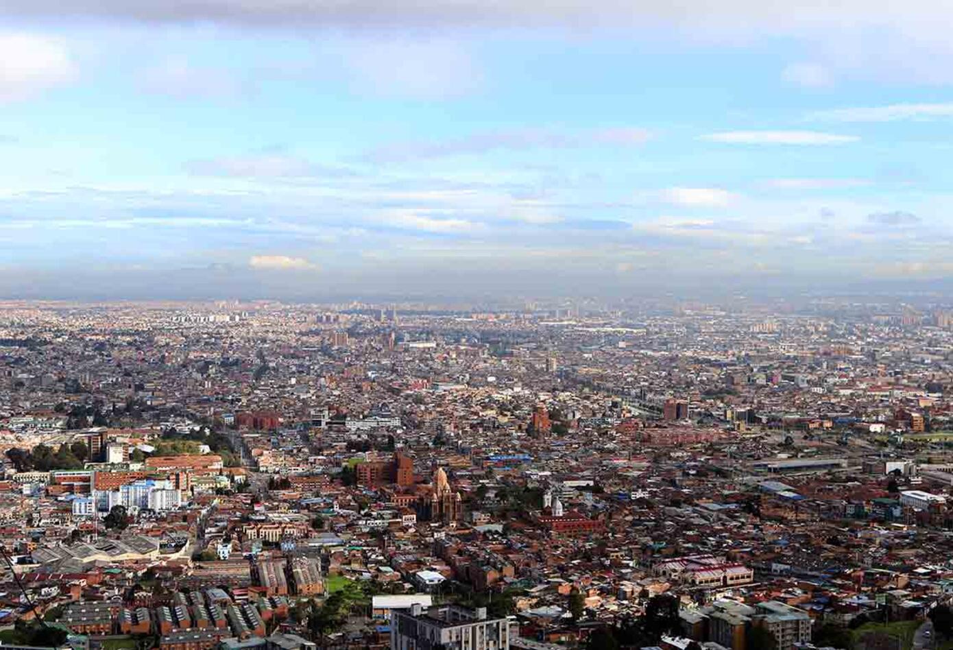 La soledad del céntrico sector de Bogotá, en medio de la cuarentena estricta por la pandemia.