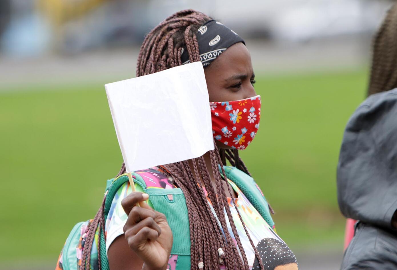 Protestas en la Fiscalía por masacres en Colombia.