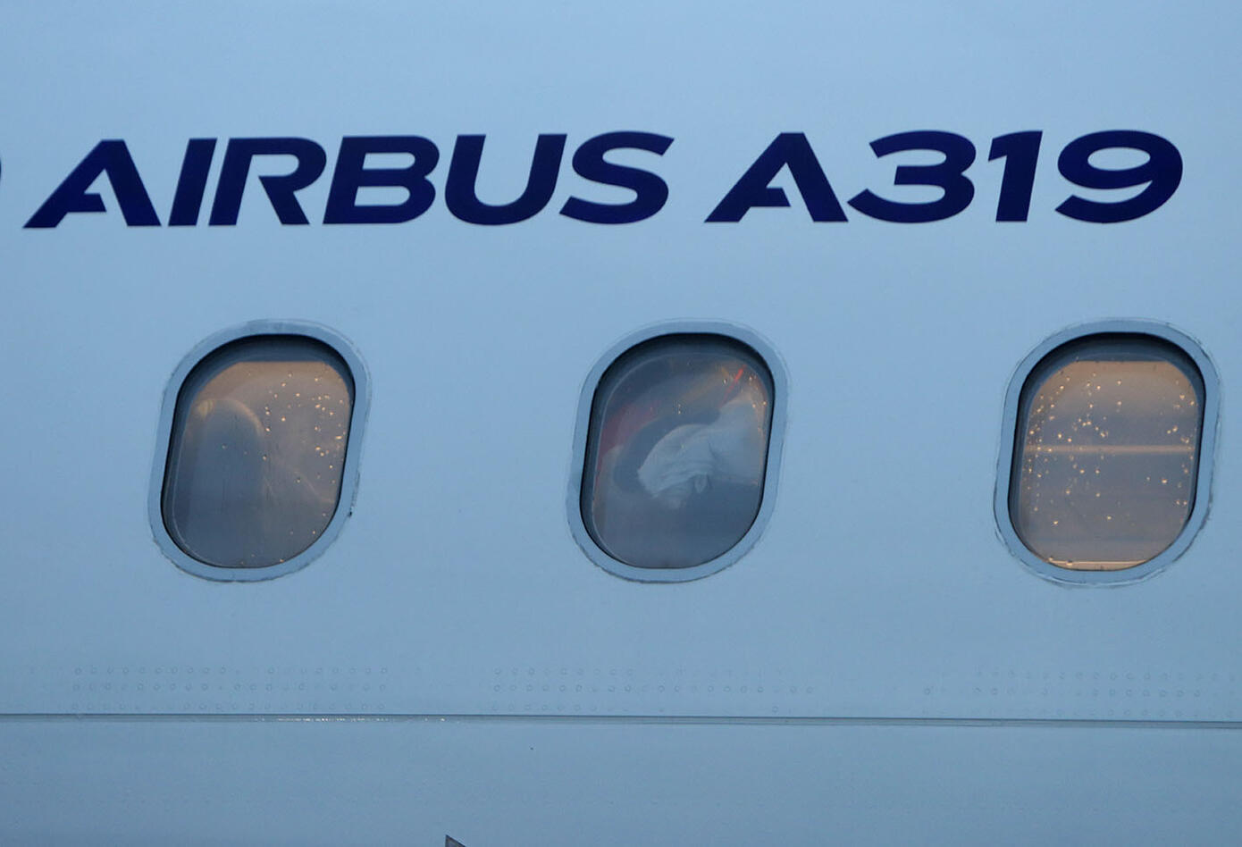 Desinfección de avión de Latam