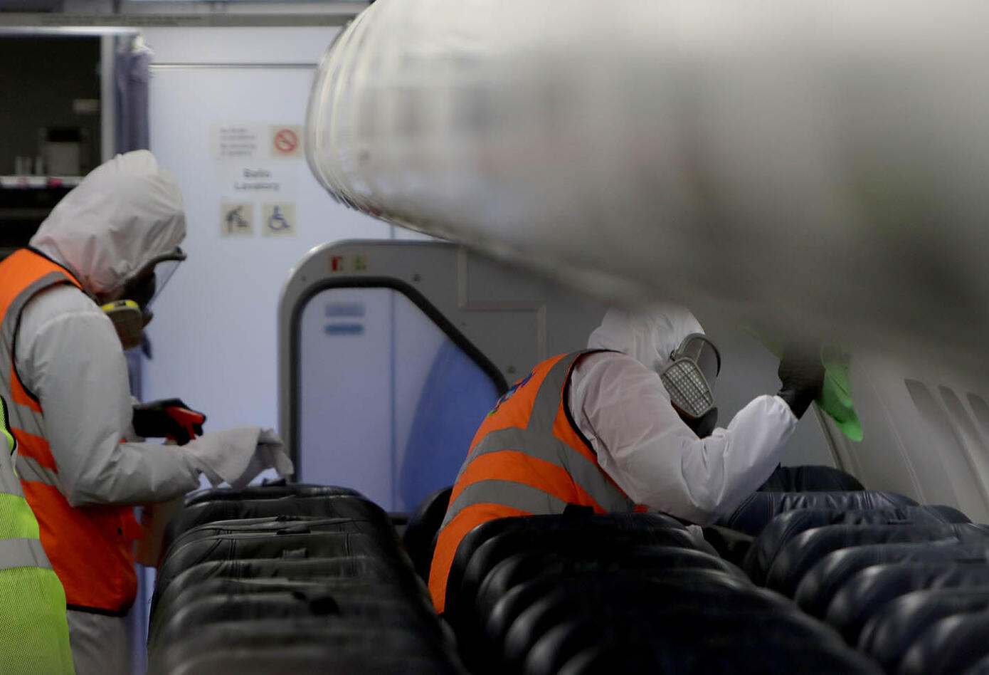 Desinfección de avión de Latam