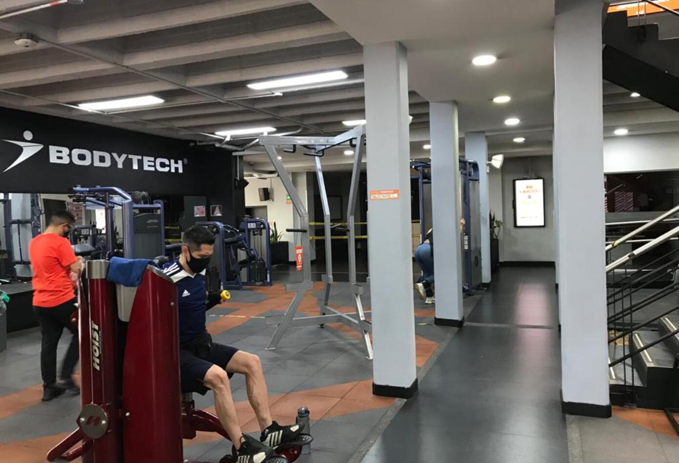 Cada persona debe hacer una reserva de horario para poder entrenar.