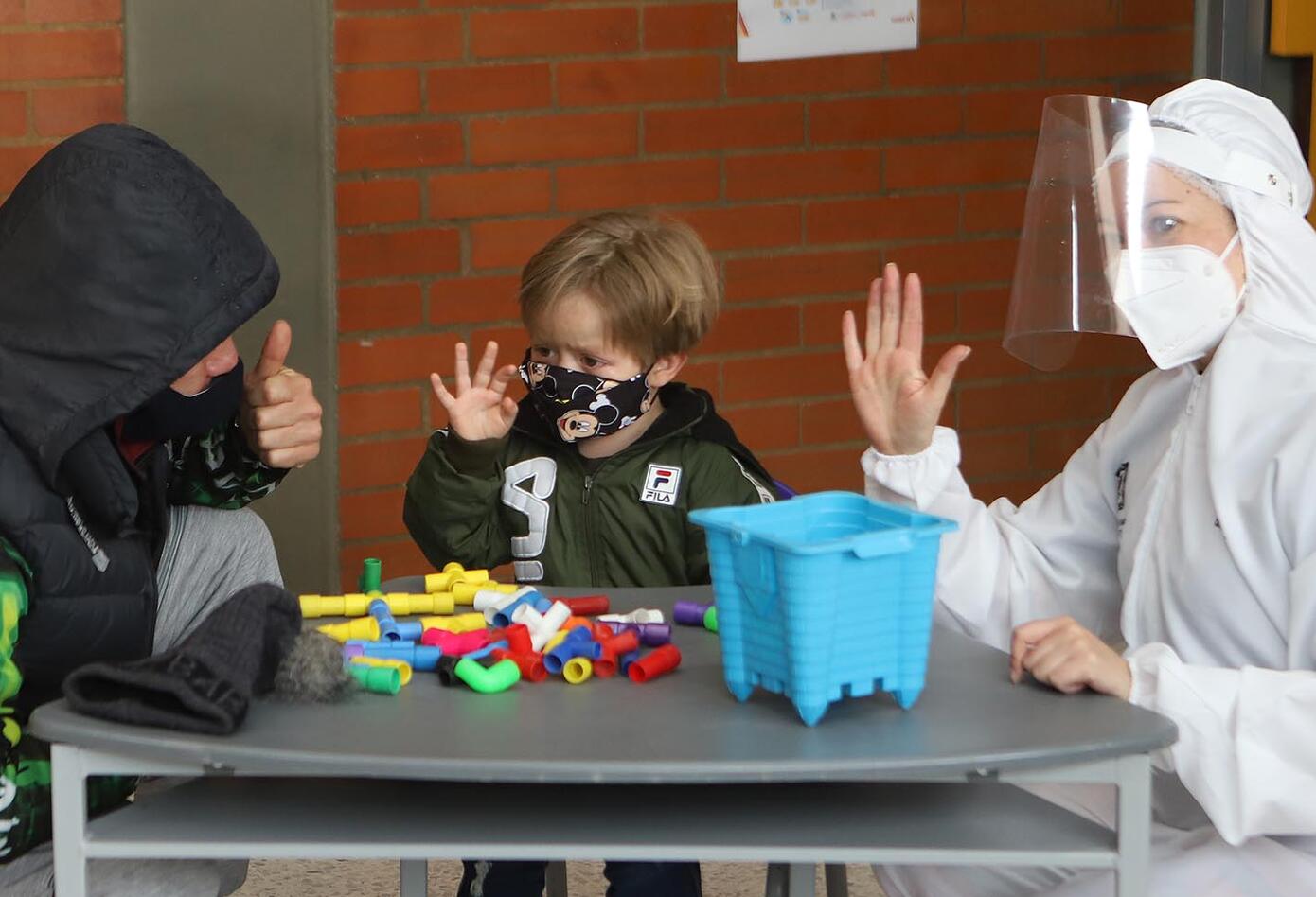 Jardines infantiles vuelven en pandemia / Niños en medio de covid-19