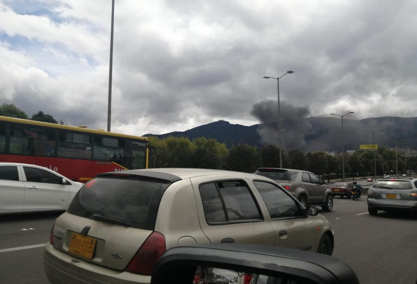 Se registra fuerte incendio en la localidad de Chapinero