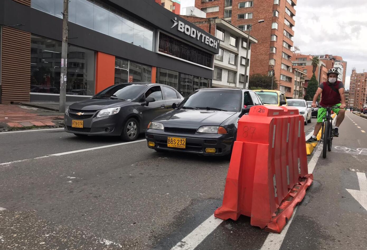 Separador vial de ciclorrutas permanentes de Bogotá
