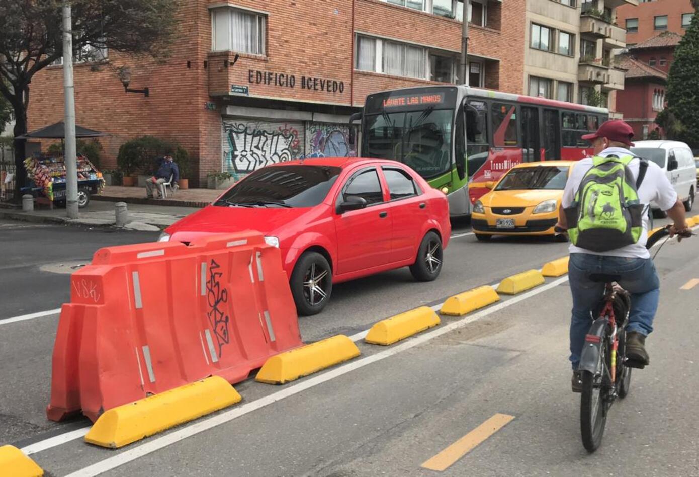 Segregadores viales han generado quejas de conductores por su ubicación.