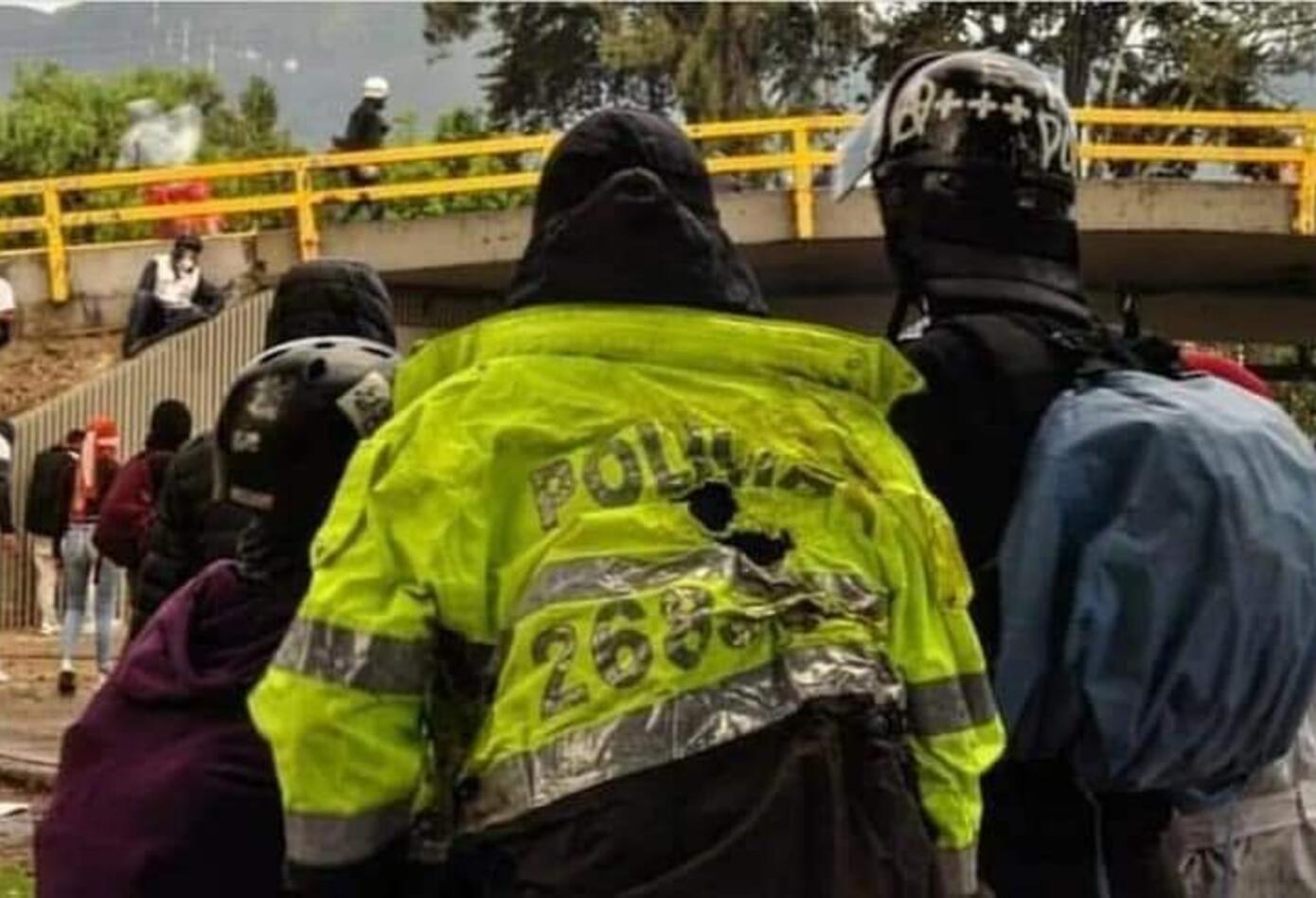 Familiar de miembro del Esmad en protestas 1