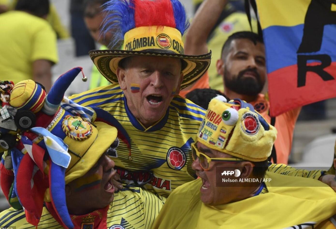 Aficionados de la Selección Colombia esperan por un buen resultado en Santiago. Aficionados de la Selección Colombia esperan por un buen resultado en Santiago.