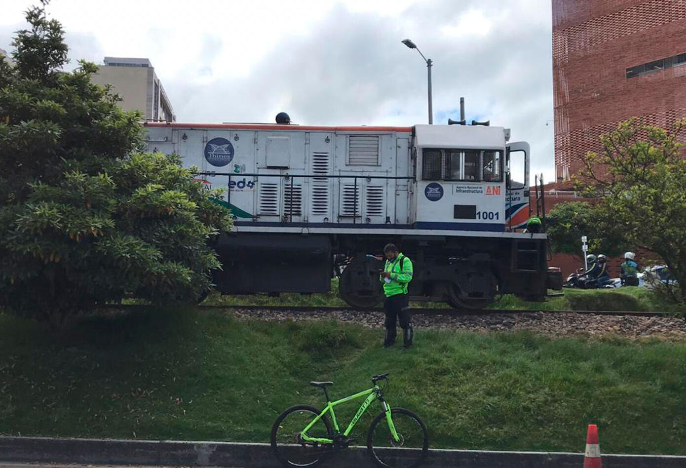 Tren arrolló a dos personas en Bogotá Tren arrolló a dos personas en Bogotá