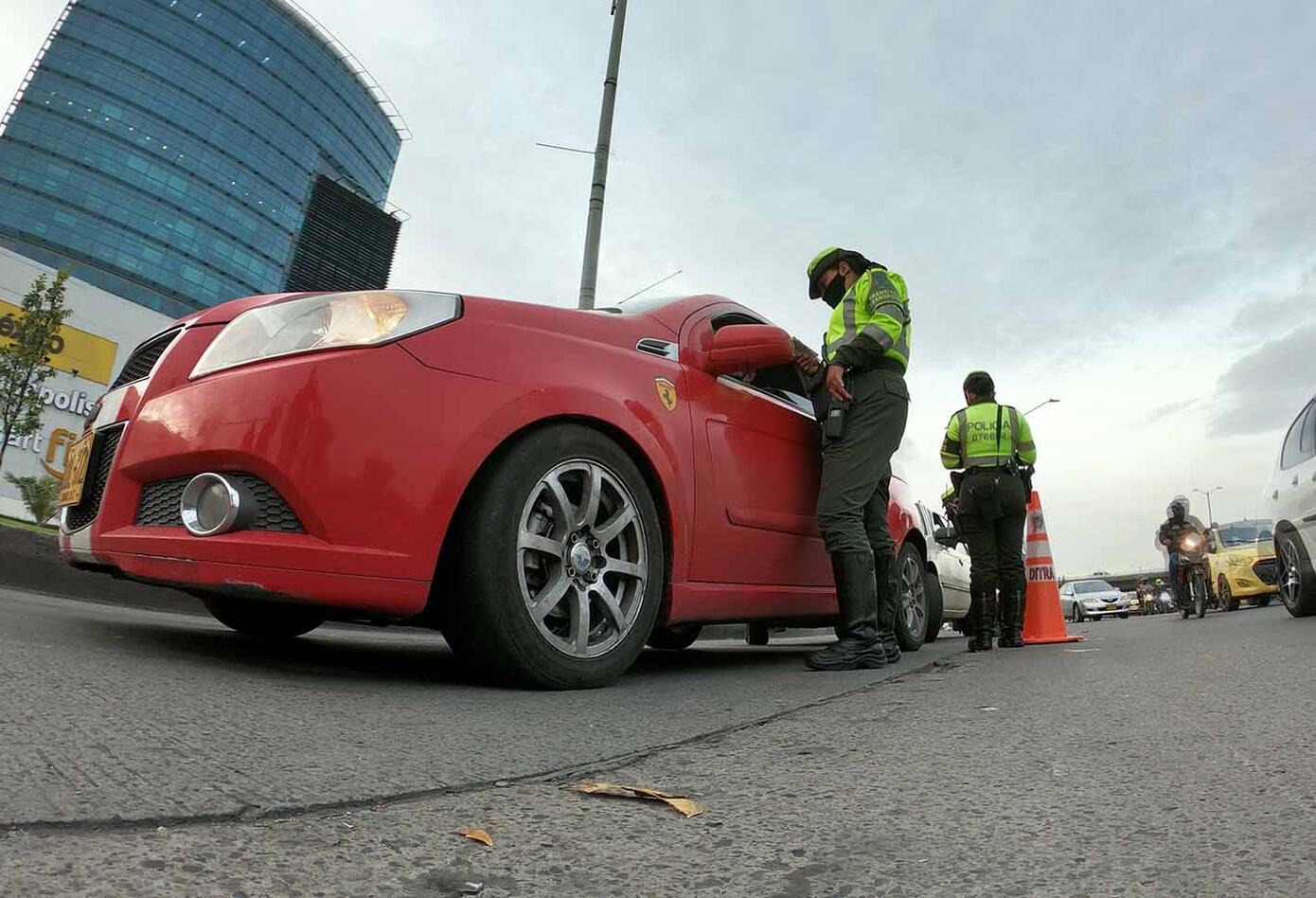 Multas a quienes incumplen pico y placa en Bogotá