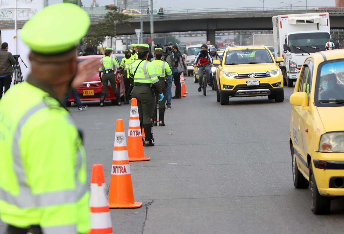 Multas a quienes incumplen pico y placa en Bogotá