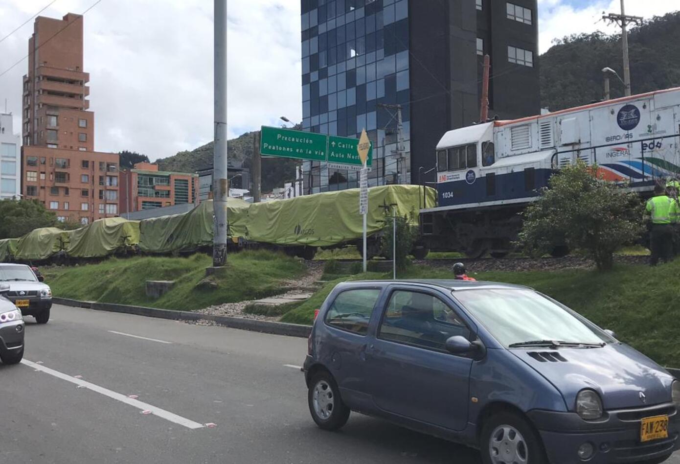 Tren arrolló a dos personas en Bogotá Tren arrolló a dos personas en Bogotá