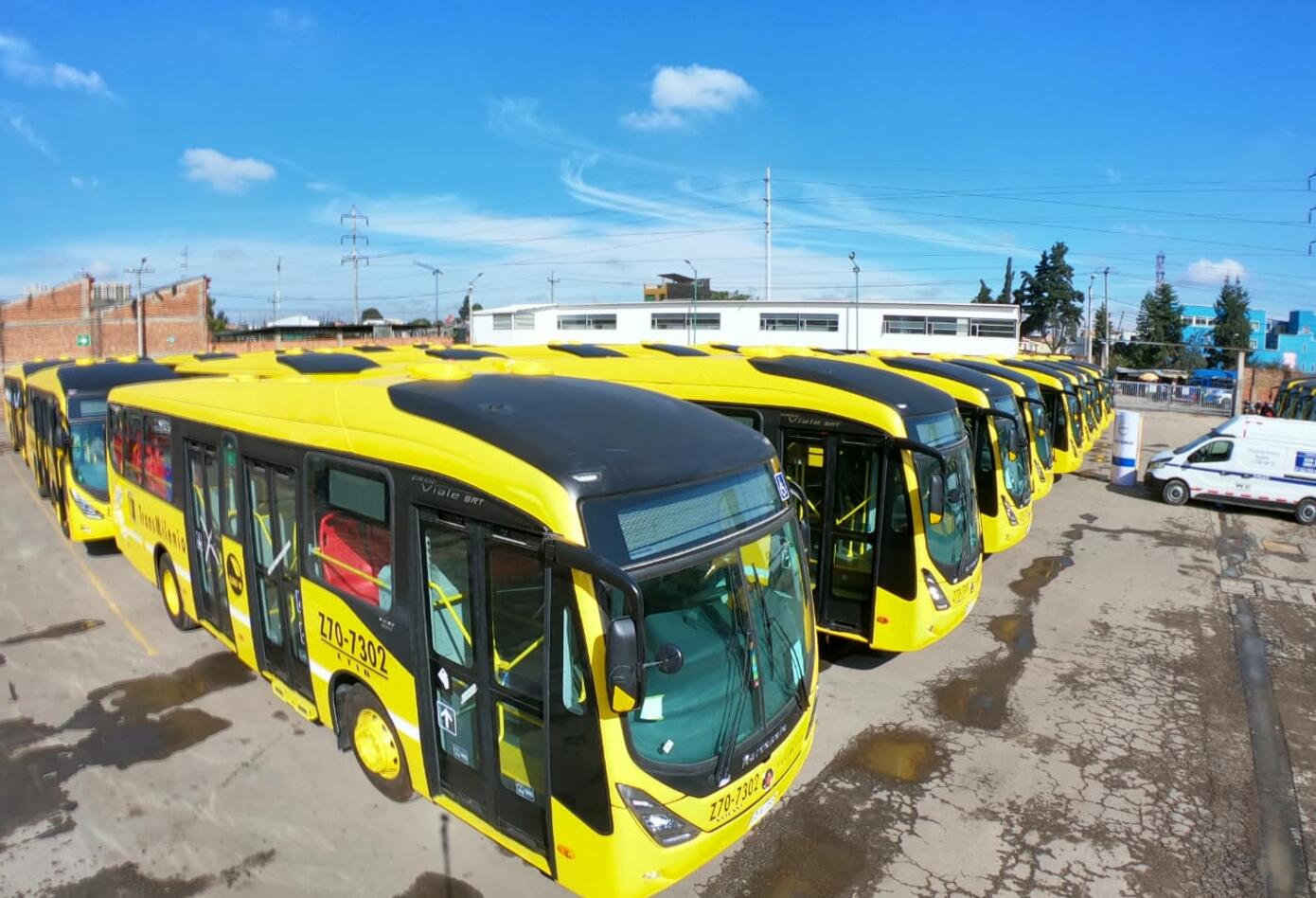 Nuevos buses amarillos de Transmilenio