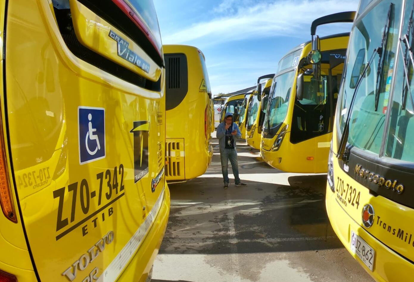 Nuevos buses amarillos de Transmilenio