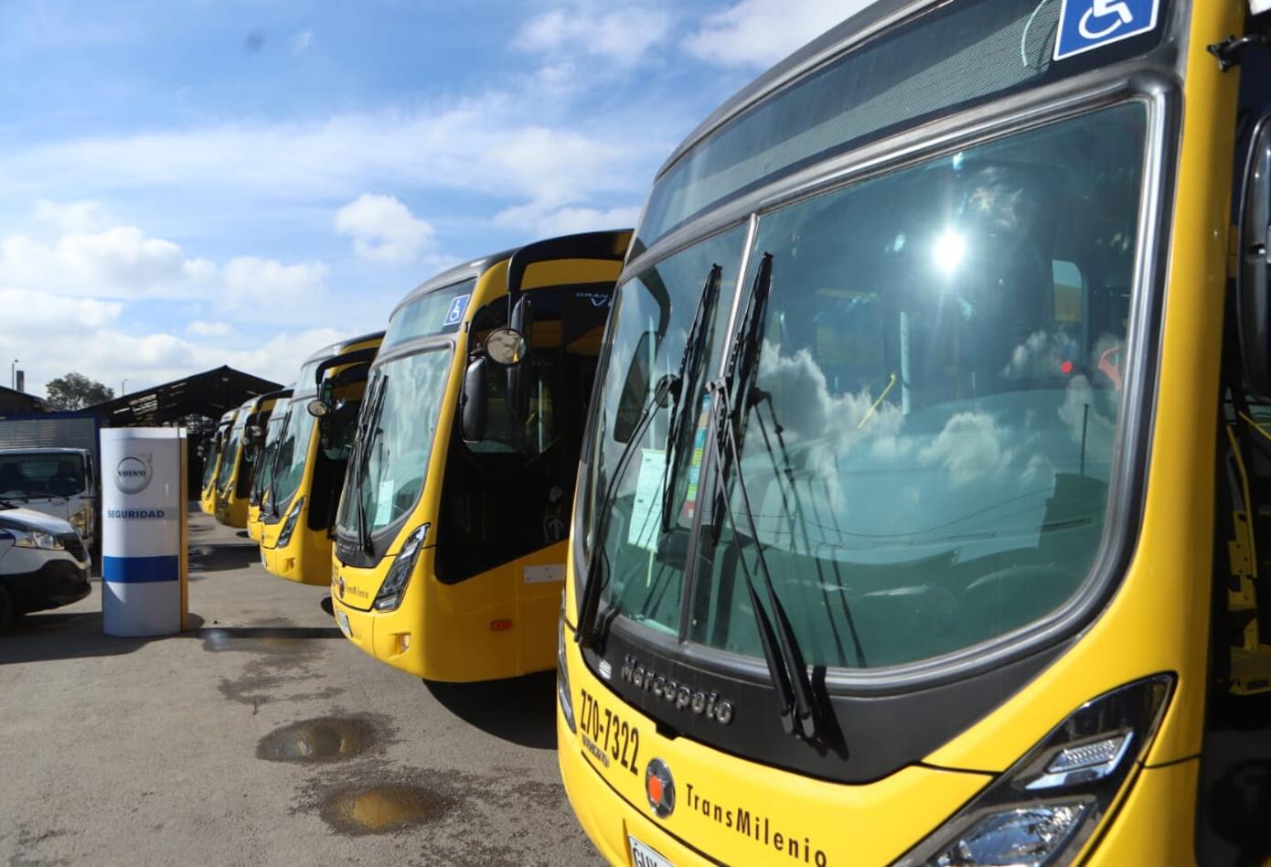 Nuevos buses amarillos de Transmilenio