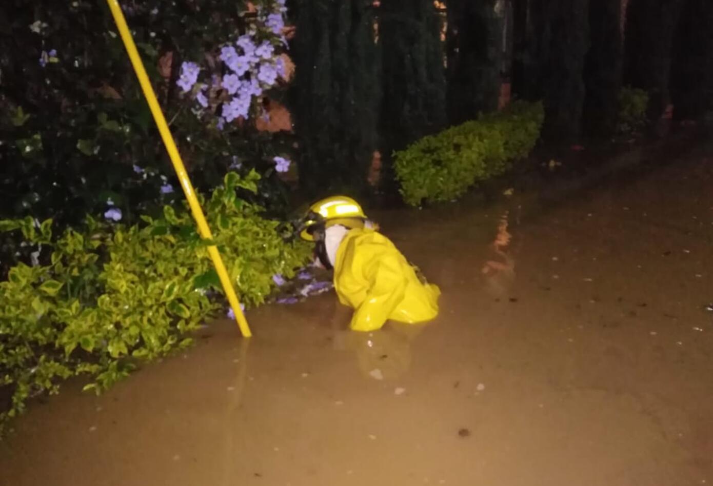 Bomberos atienden inundaciones en Fusagasugá