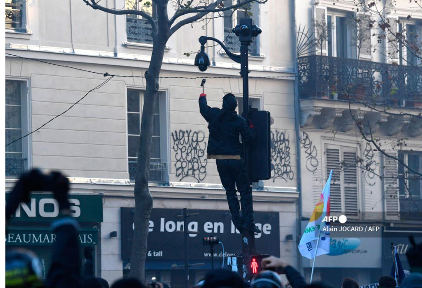 Ley de seguridad, motivo de choques entre manifestantes y policías en Francia