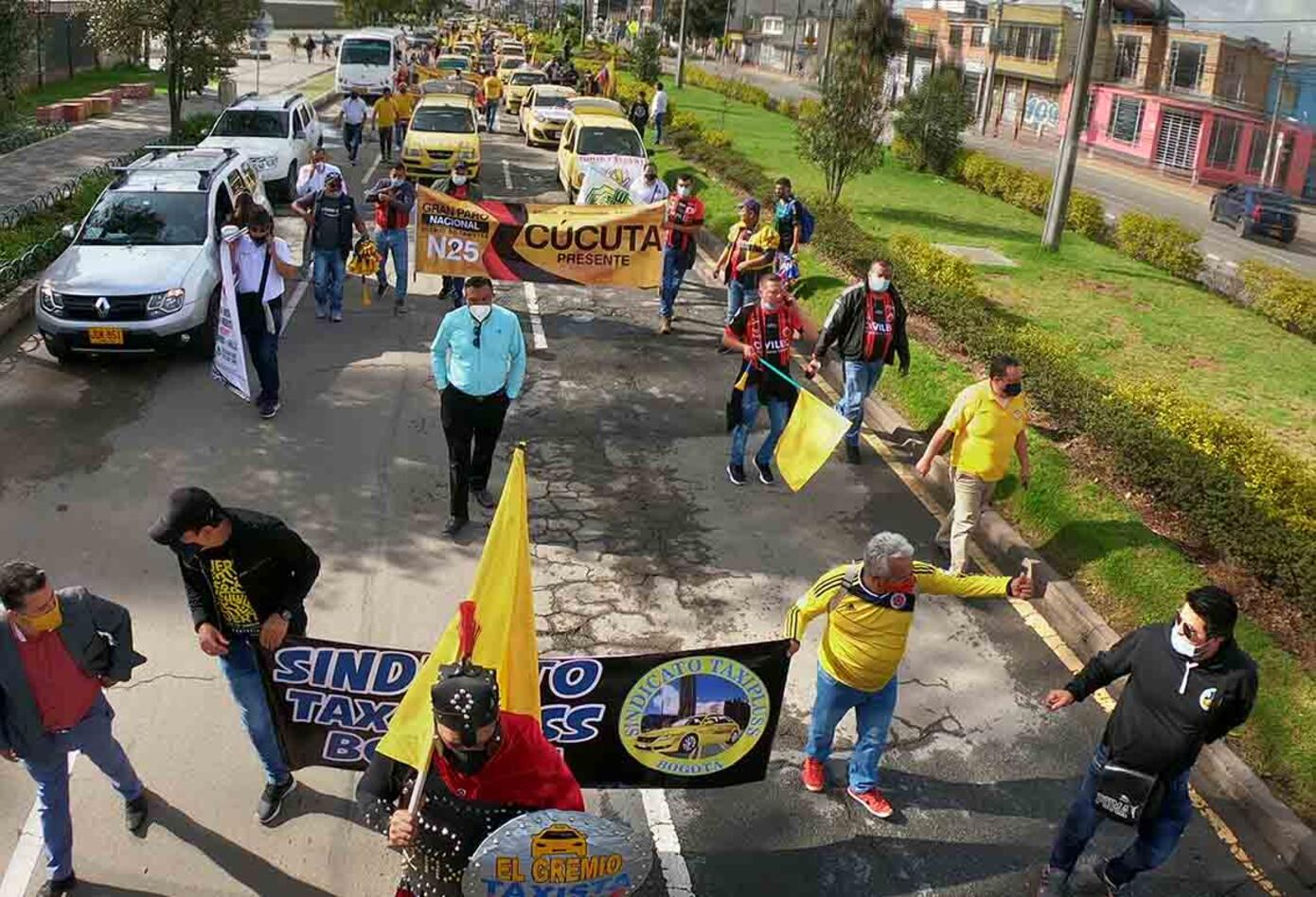Taxistas de Bogotá protestan: dicen no a legalización de Uber y otras plataformas
