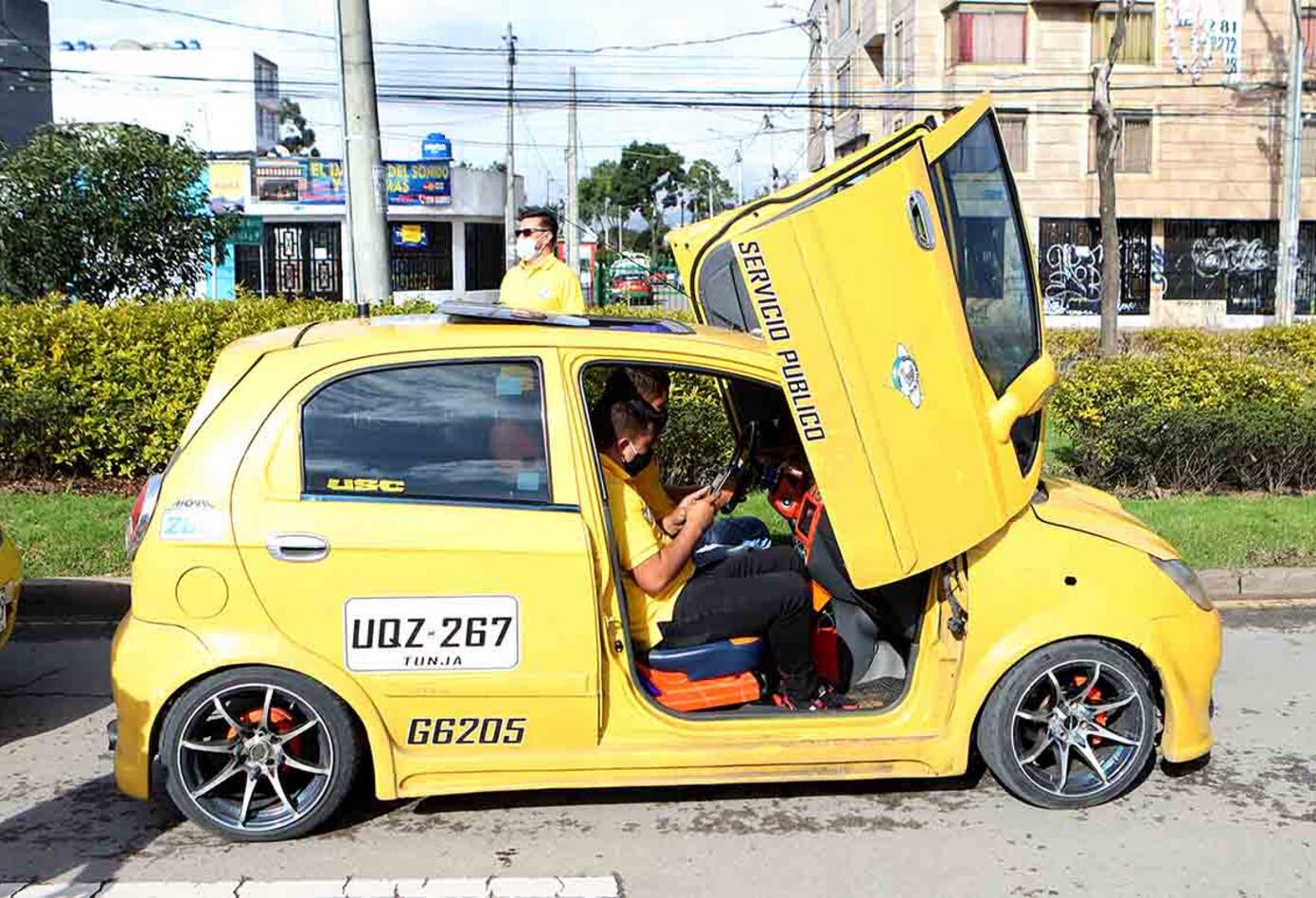 Taxistas de Bogotá protestan: dicen no a legalización de Uber y otras plataformas