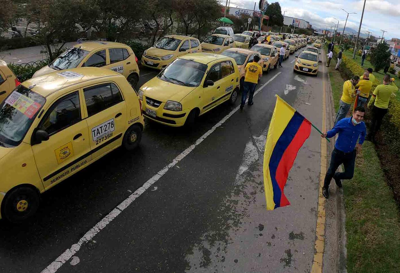 Taxistas de Bogotá protestan: dicen no a legalización de Uber y otras plataformas