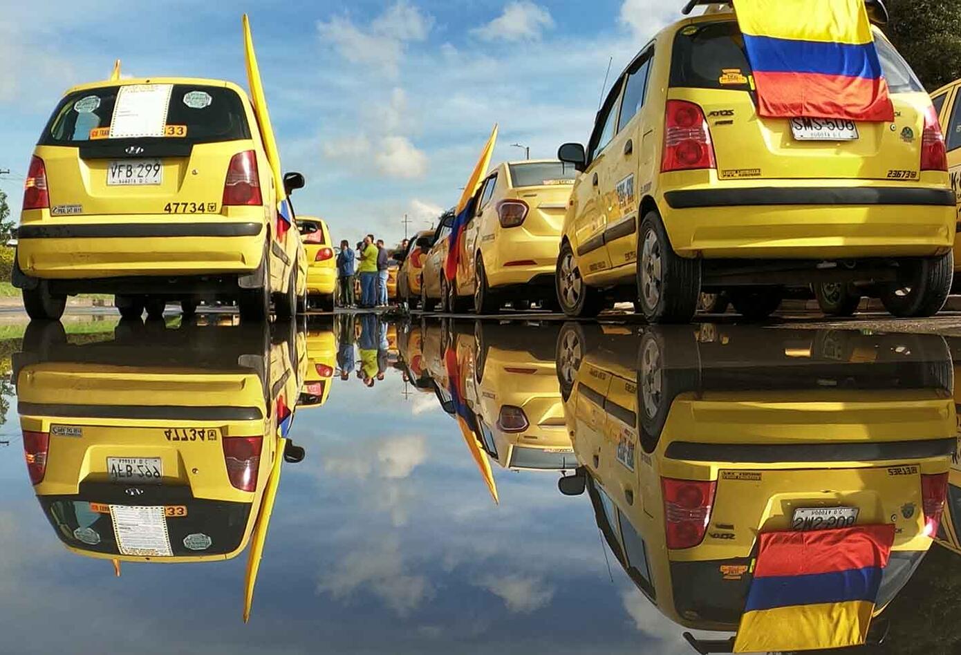Taxistas de Bogotá protestan: dicen no a legalización de Uber y otras plataformas