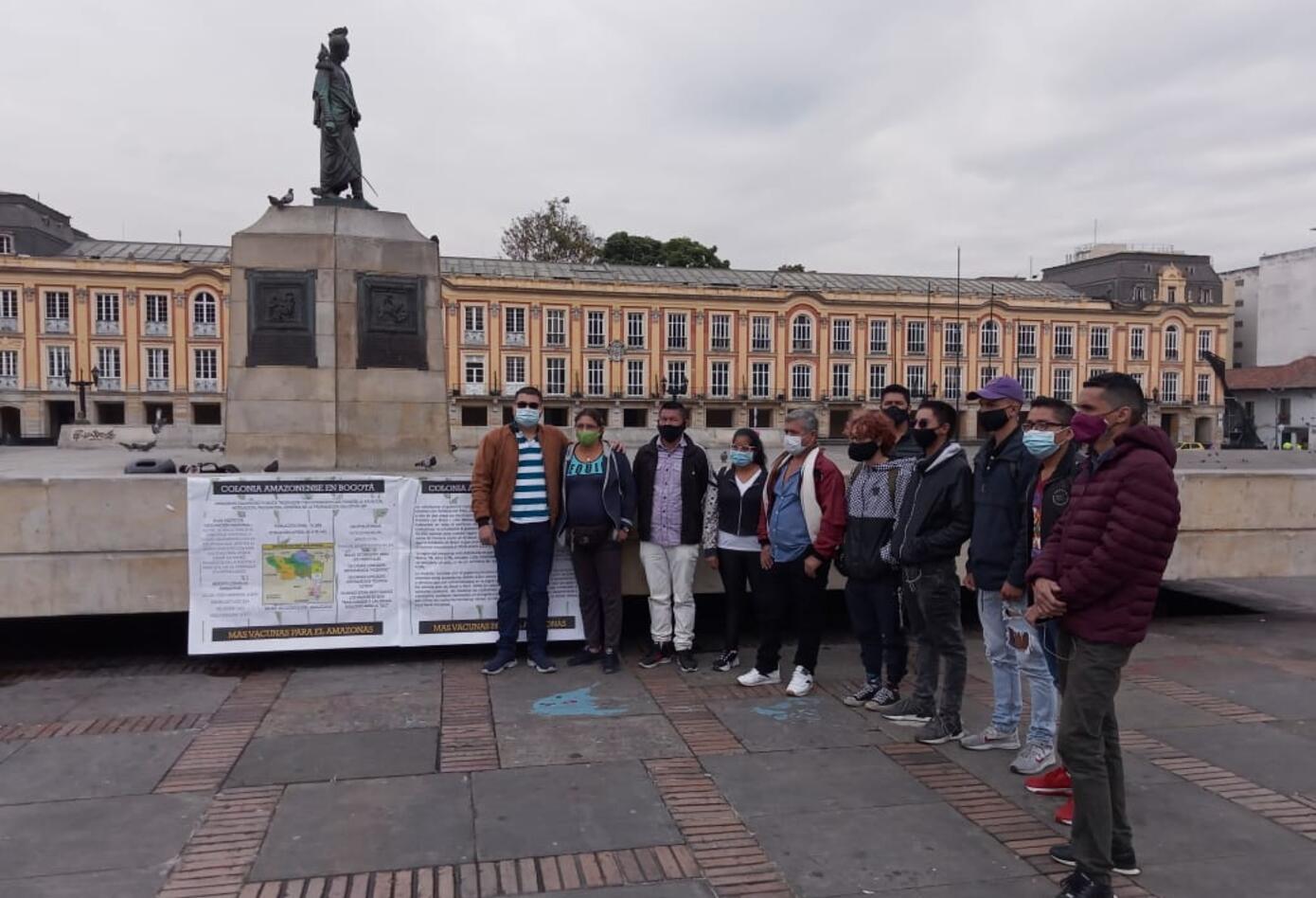 Plantón de colonia de Amazonas en Bogotá por vacuna contra covid-19