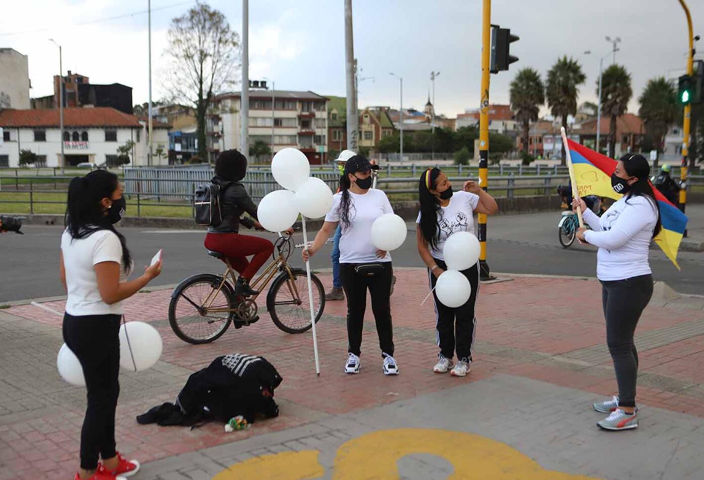 Familiares de presos protestan en Inpec para que se reactiven visitas