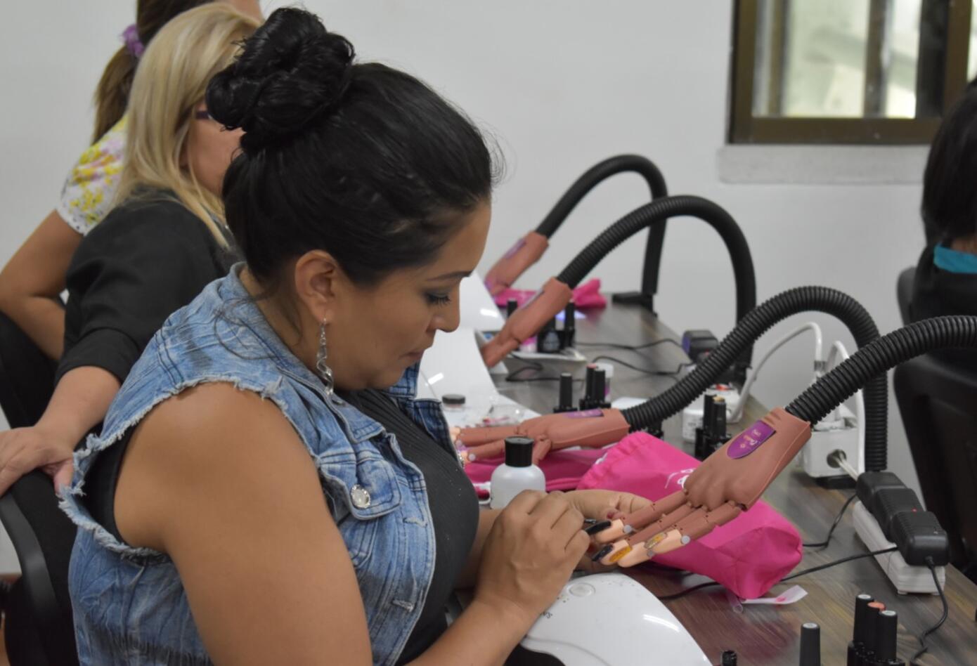 La Ruta de Charlotte - Manicure - Pedicure