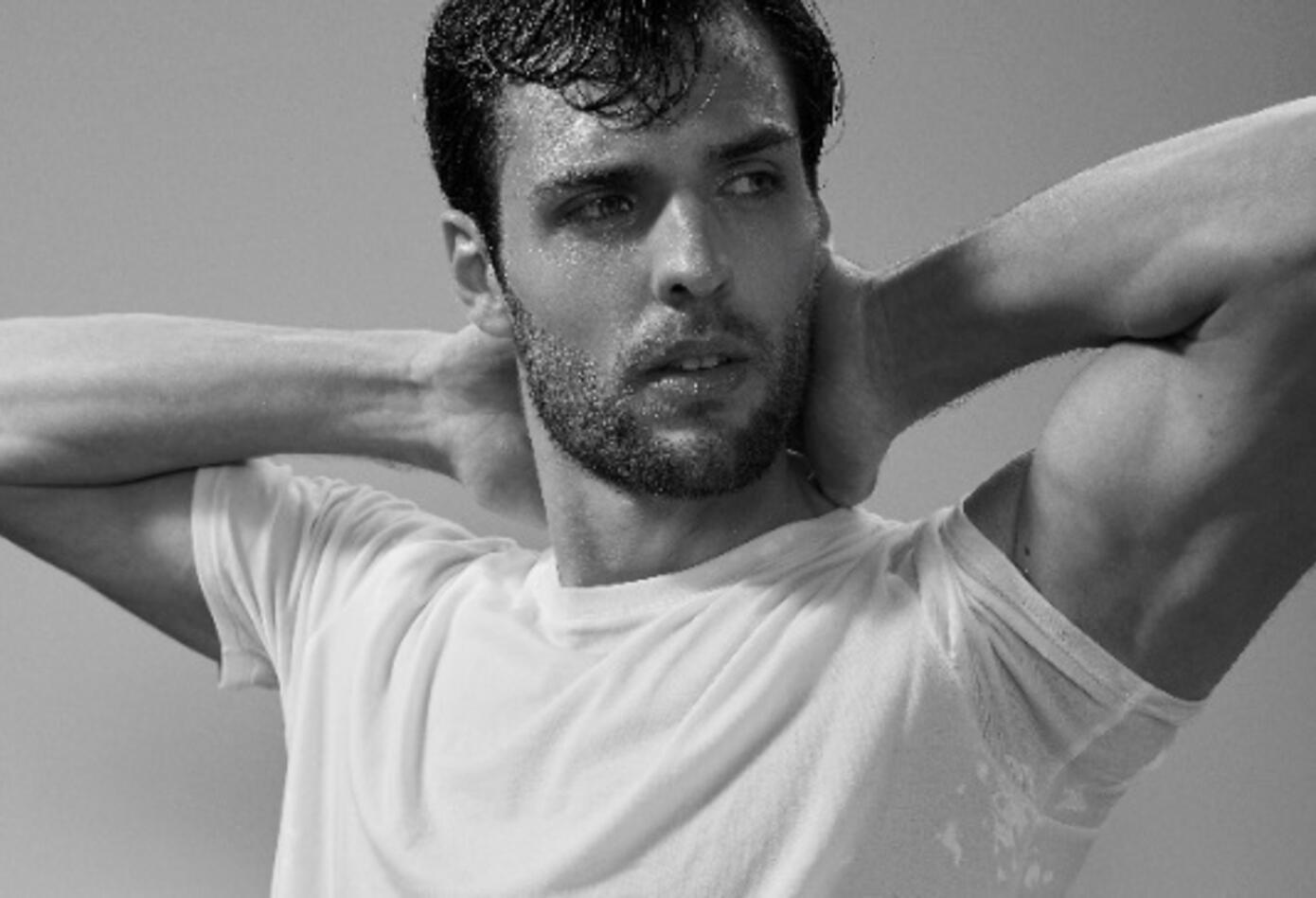 Moda masculina con con botellas reciclables