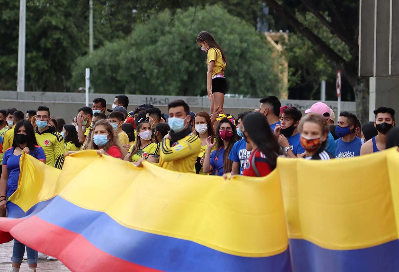 Más de 200 porristas protestan por falta de inversión al deporte en Bogotá