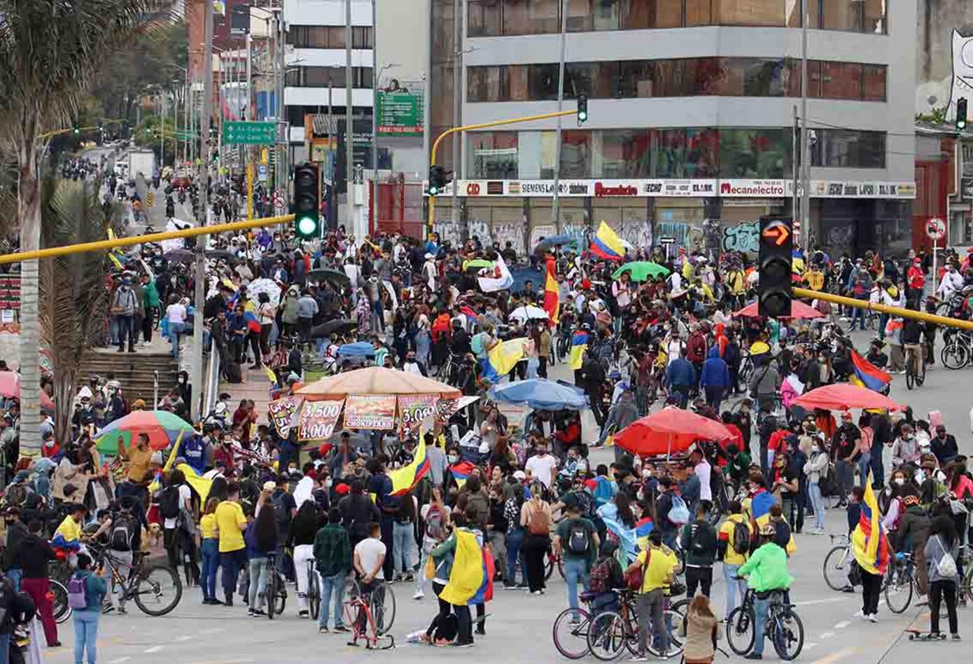 Paro nacional Colombia: protesta pacífica en Los Héroes el 12 de mayo de 2021 Paro nacional Colombia: protesta pacífica en Los Héroes el 12 de mayo de 2021