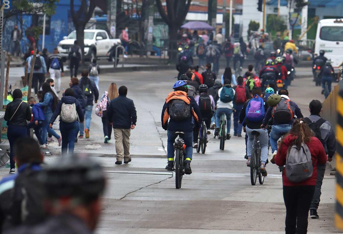 Camioneros y conductores de vehículos de carga protestan en sur de Bogotá